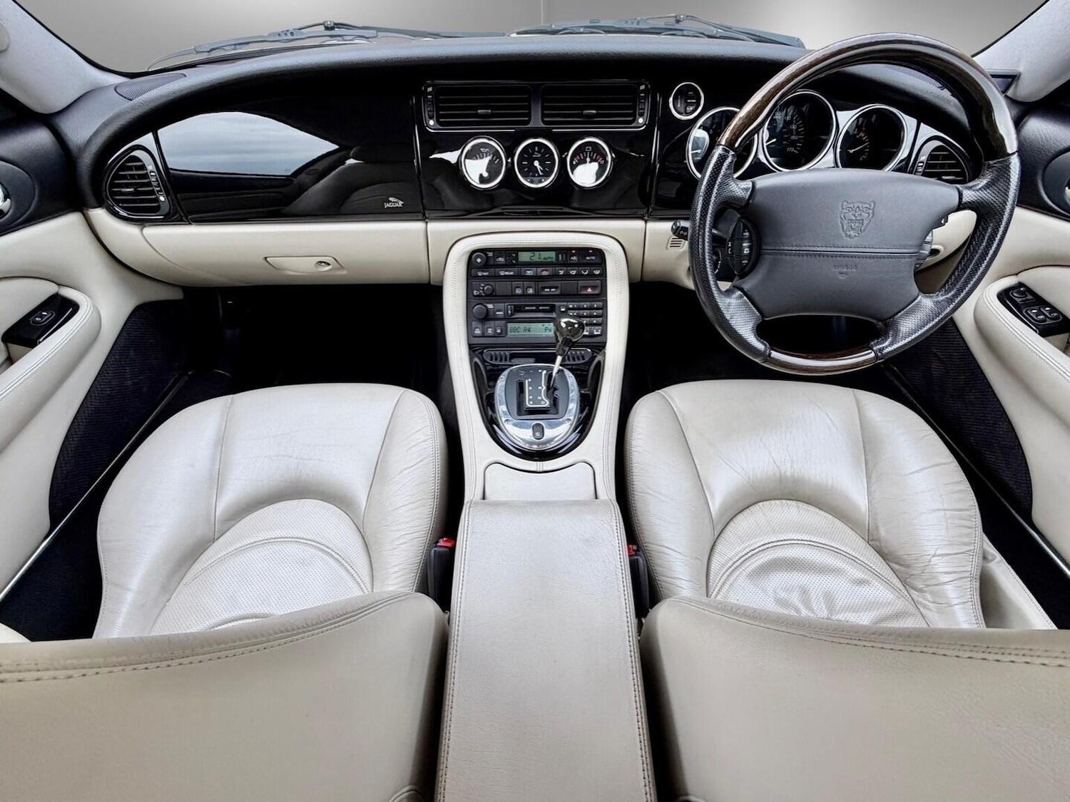 Used Jaguar XK8 2003 for sale - 76624401: Photo 10