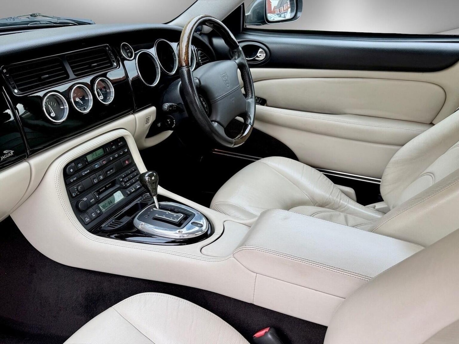 Used Jaguar XK8 2003 for sale - 76624401: Photo 11