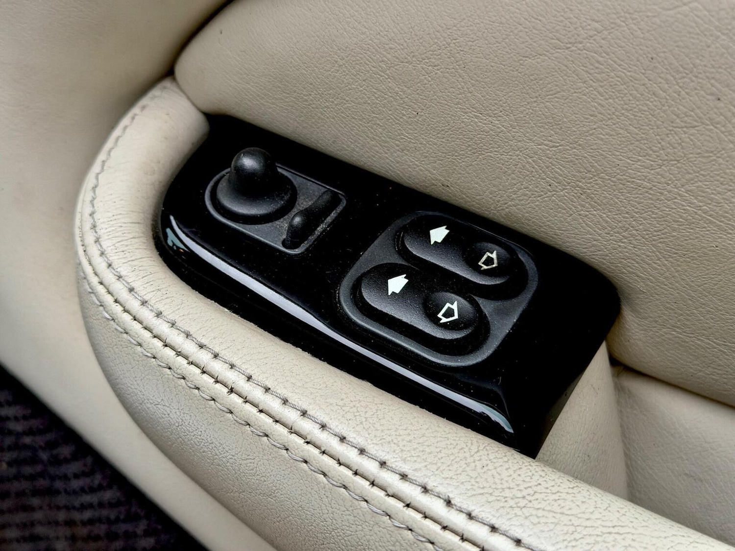 Used Jaguar XK8 2003 for sale - 76624401: Photo 15