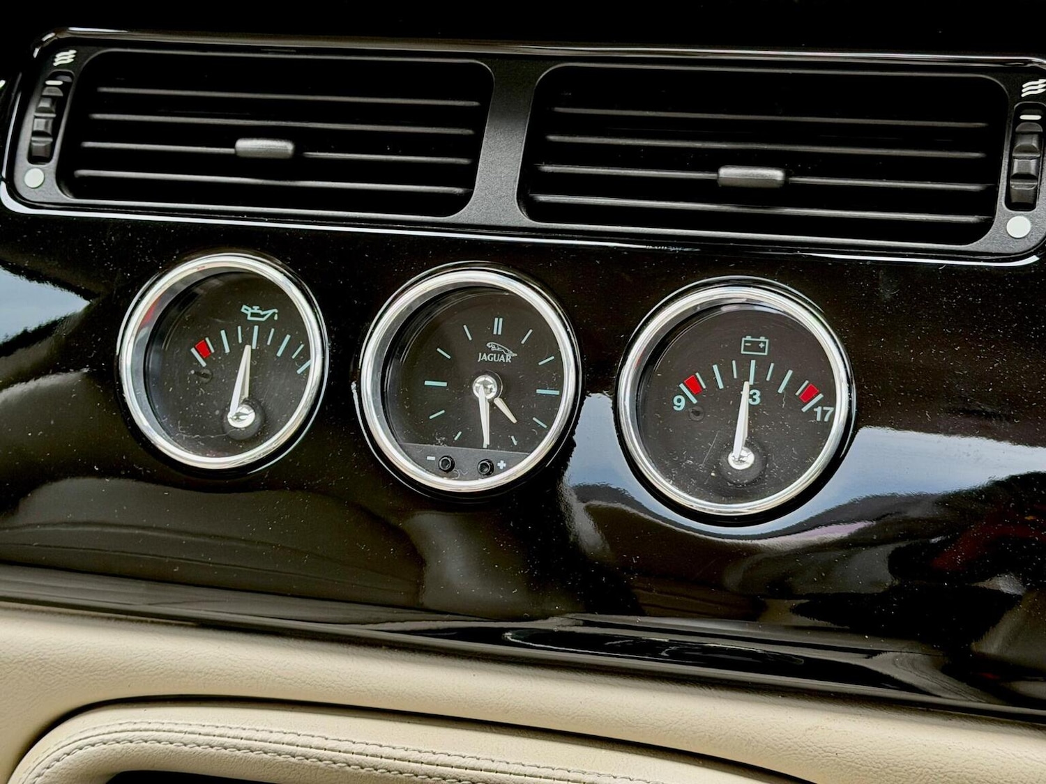 Used Jaguar XK8 2003 for sale - 76624401: Photo 18