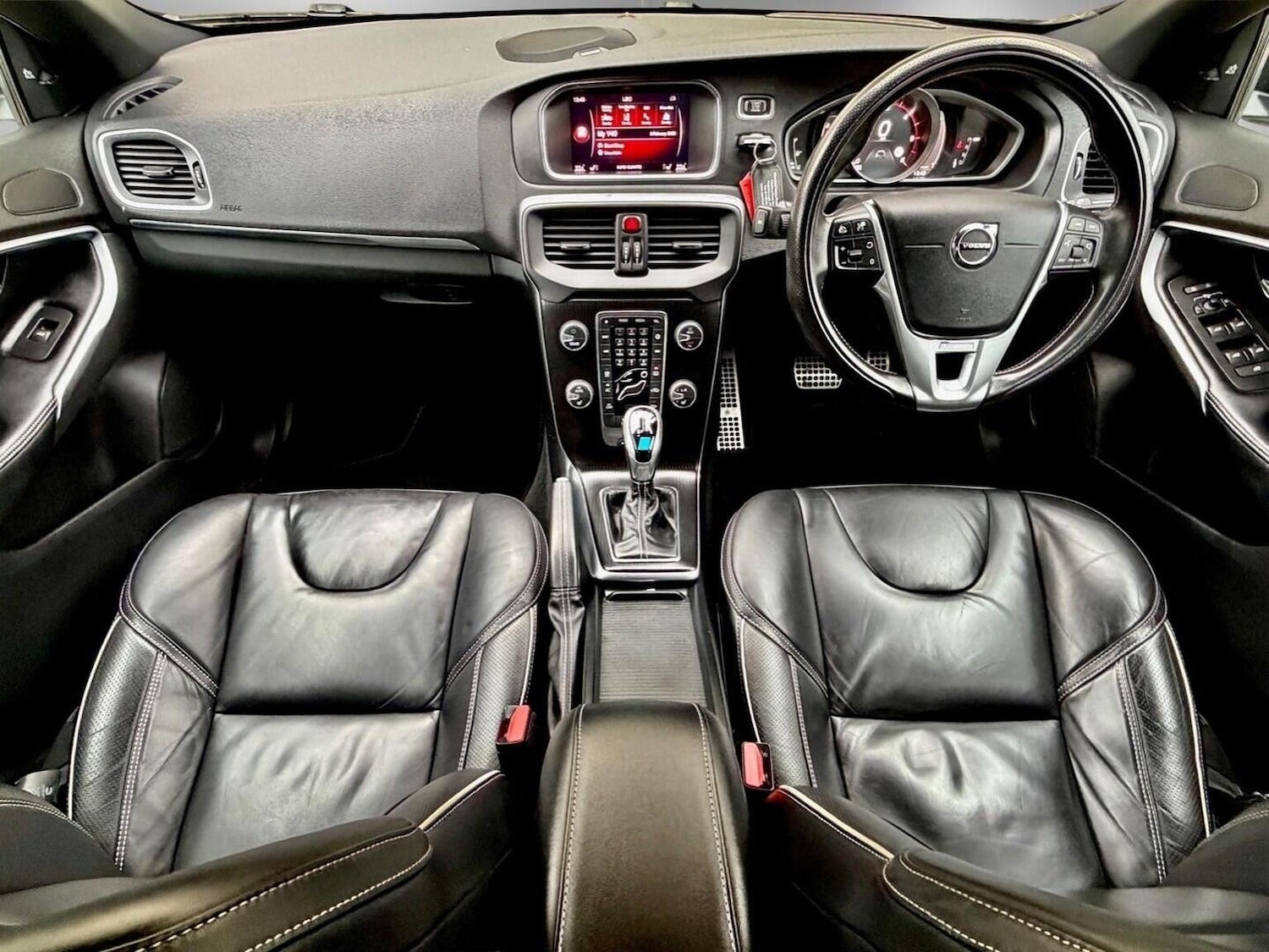 Used Volvo V40 2017 for sale - 77465830: Photo 11