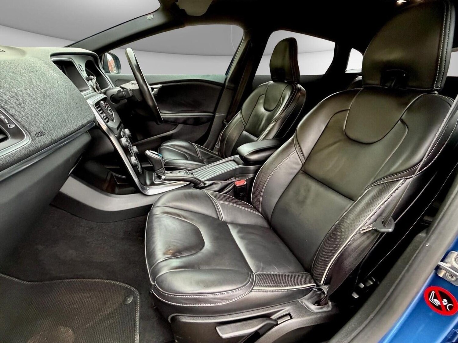 Used Volvo V40 2017 for sale - 77465830: Photo 15