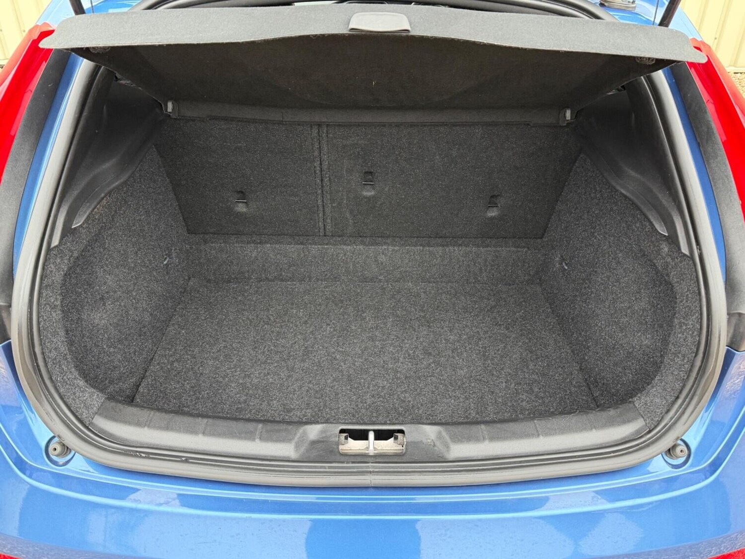 Used Volvo V40 2017 for sale - 77465830: Photo 21