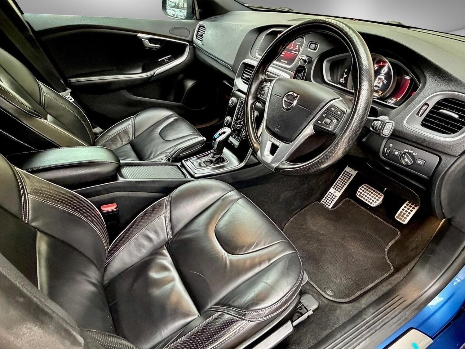 Used Volvo V40 2017 for sale - 77465830: Photo 26