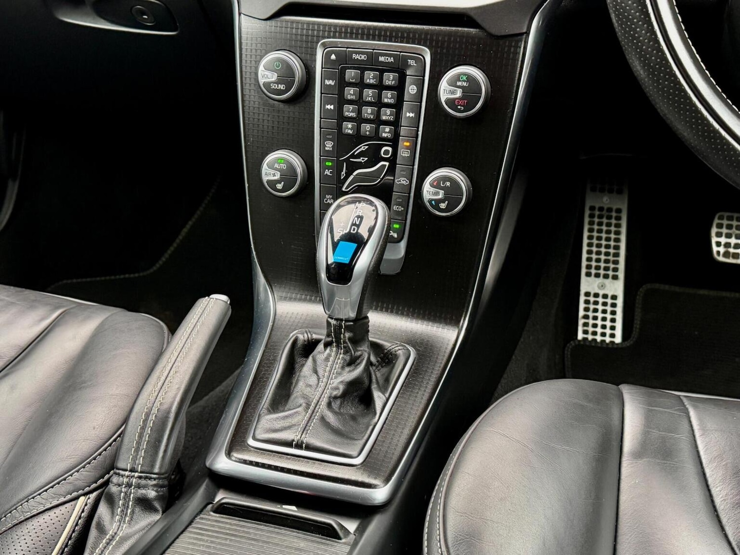 Used Volvo V40 2017 for sale - 77465830: Photo 27