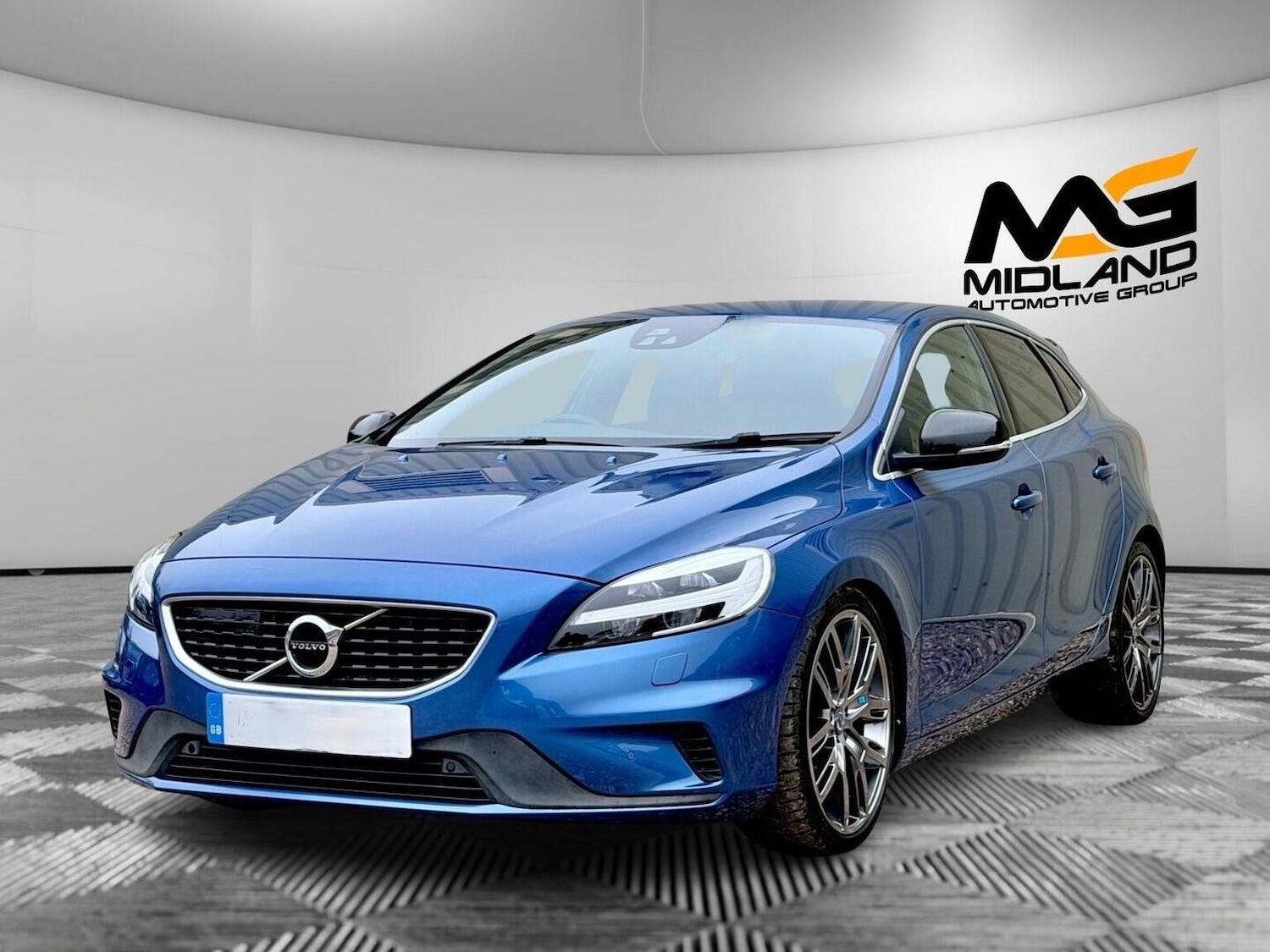 Used Volvo V40 2017 for sale - 77465830: Photo 3