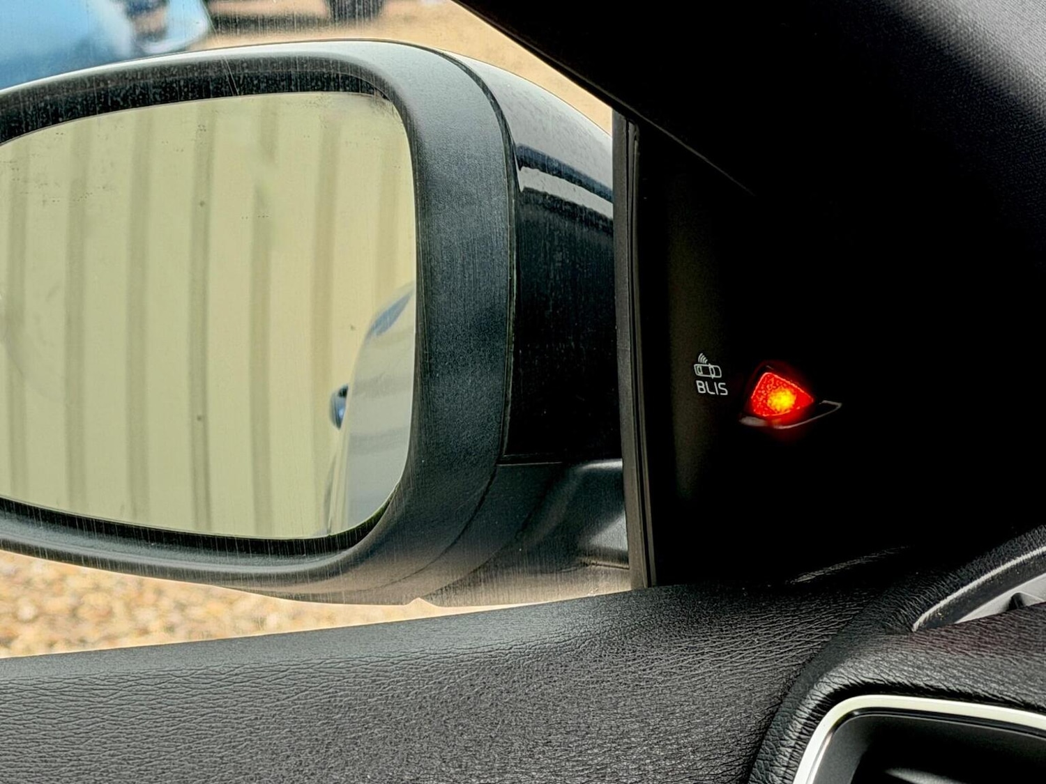 Used Volvo V40 2017 for sale - 77465830: Photo 34