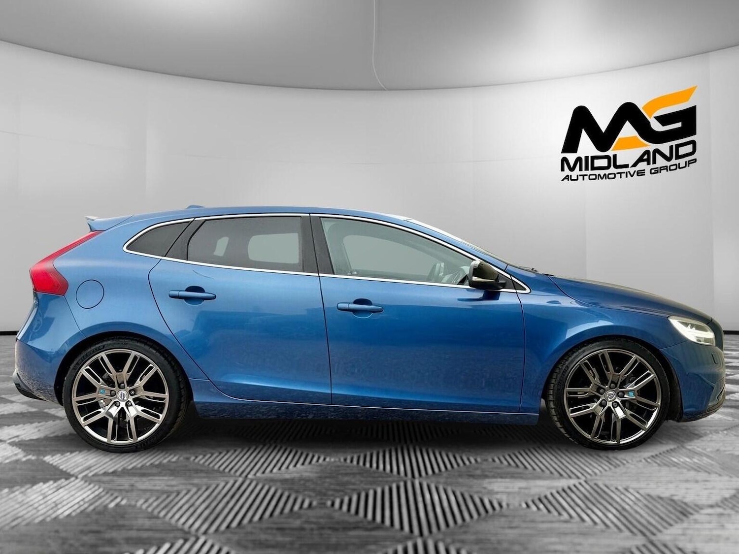 Used Volvo V40 2017 for sale - 77465830: Photo 5