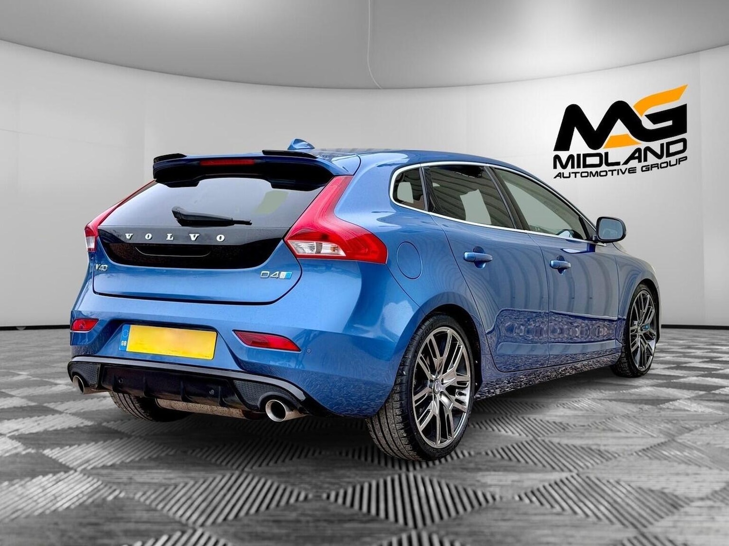 Used Volvo V40 2017 for sale - 77465830: Photo 8