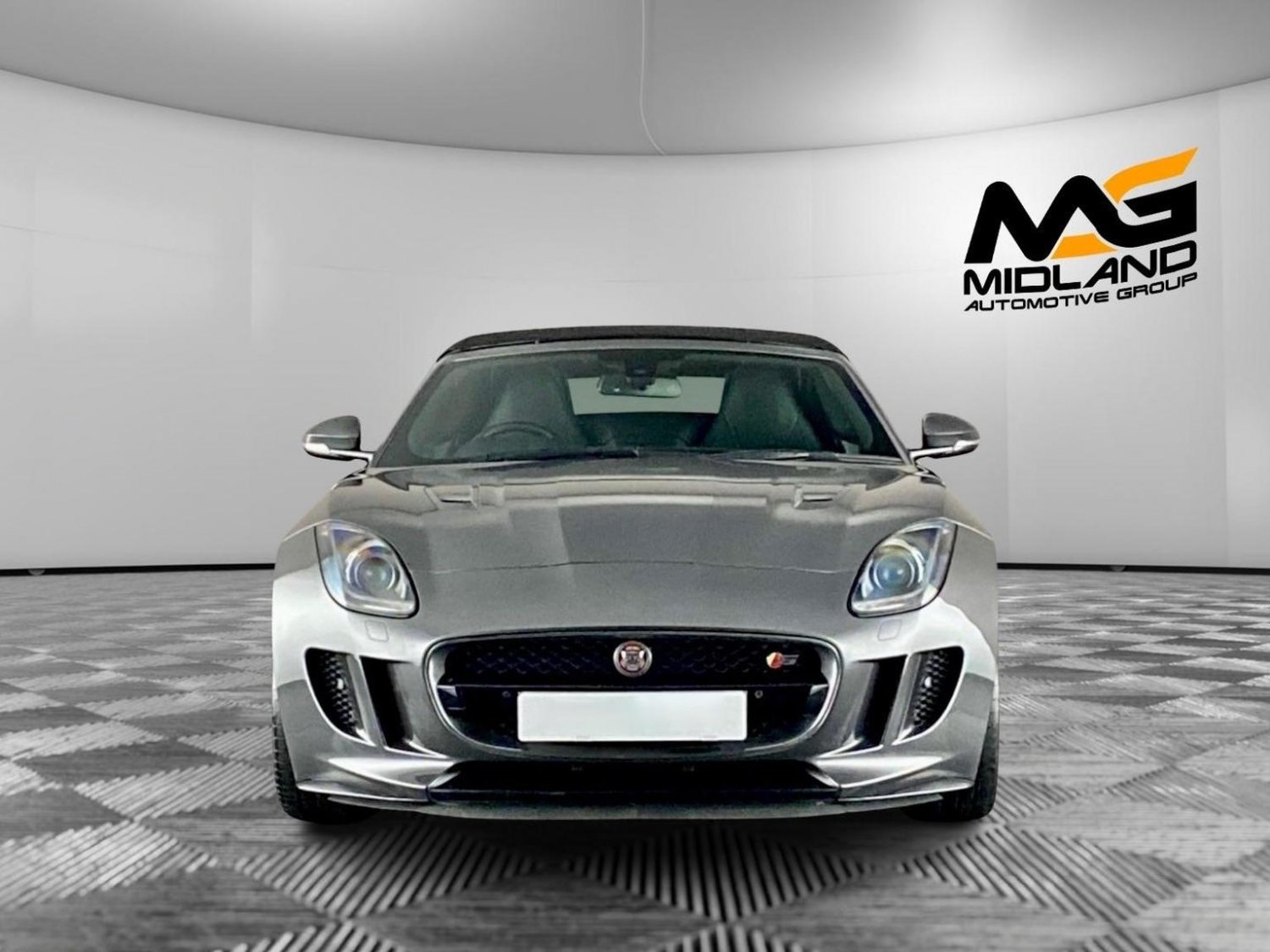 Used Jaguar F-Type 2016 for sale - 76624394: Photo 2