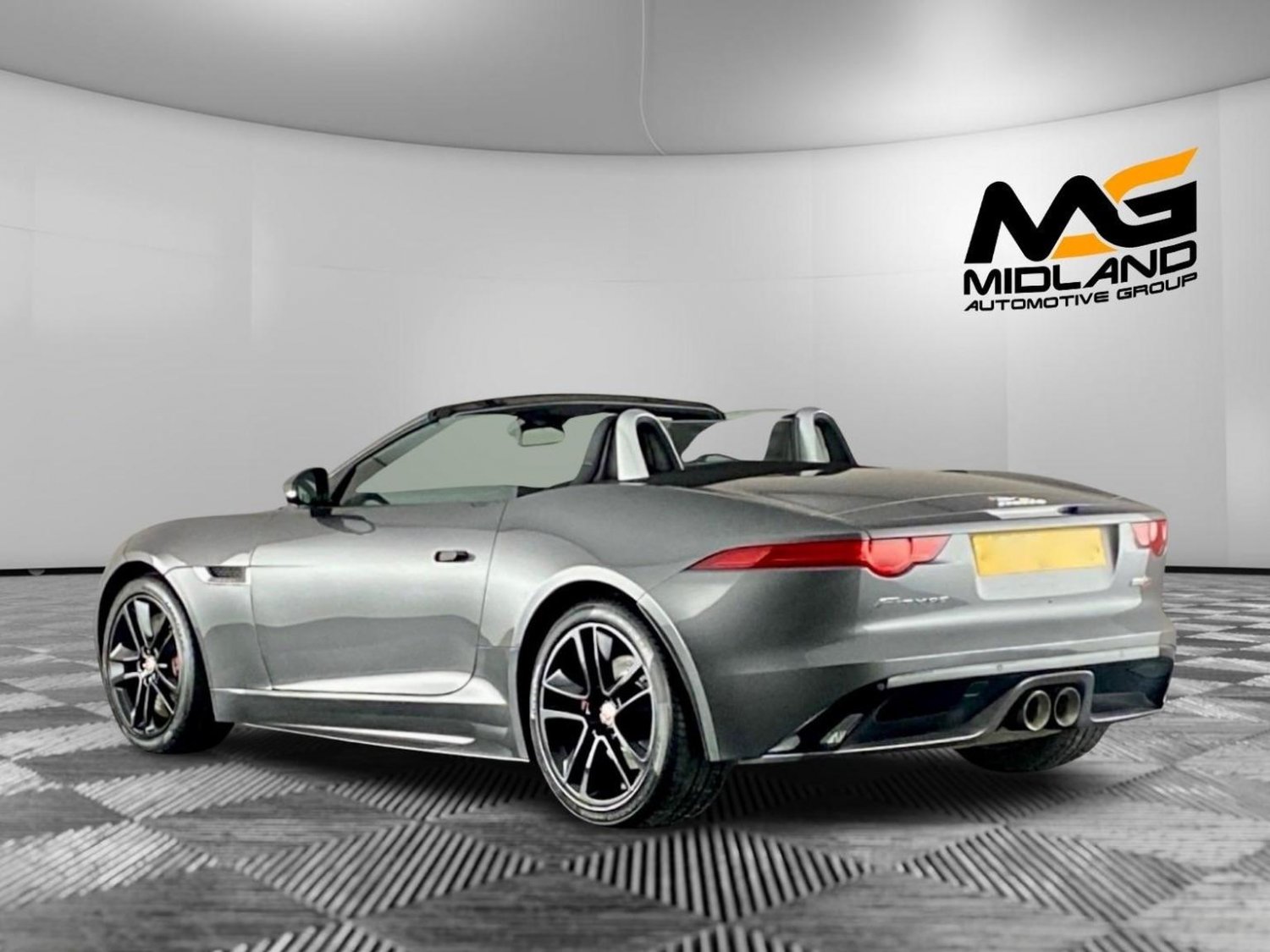 Used Jaguar F-Type 2016 for sale - 76624394: Photo 3