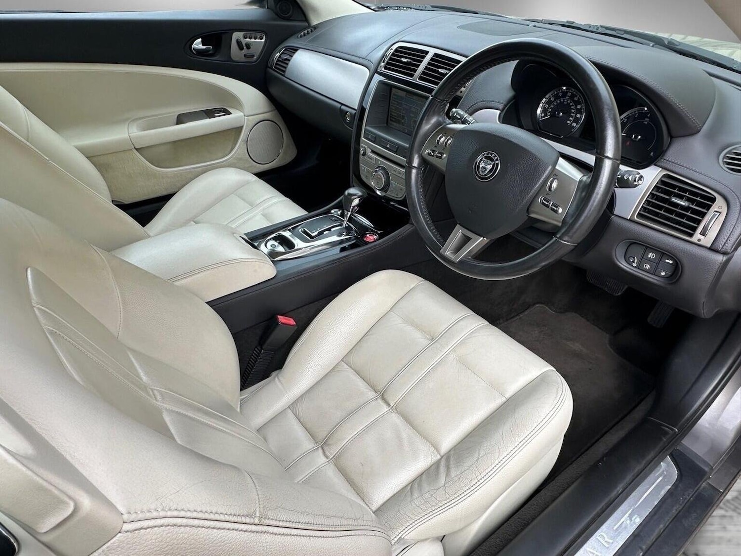 Used Jaguar XK 2008 for sale - 76624391: Photo 17