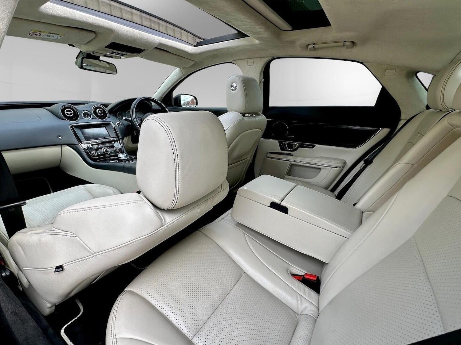 Used Jaguar XJ 2018 for sale - 76624403: Photo 15