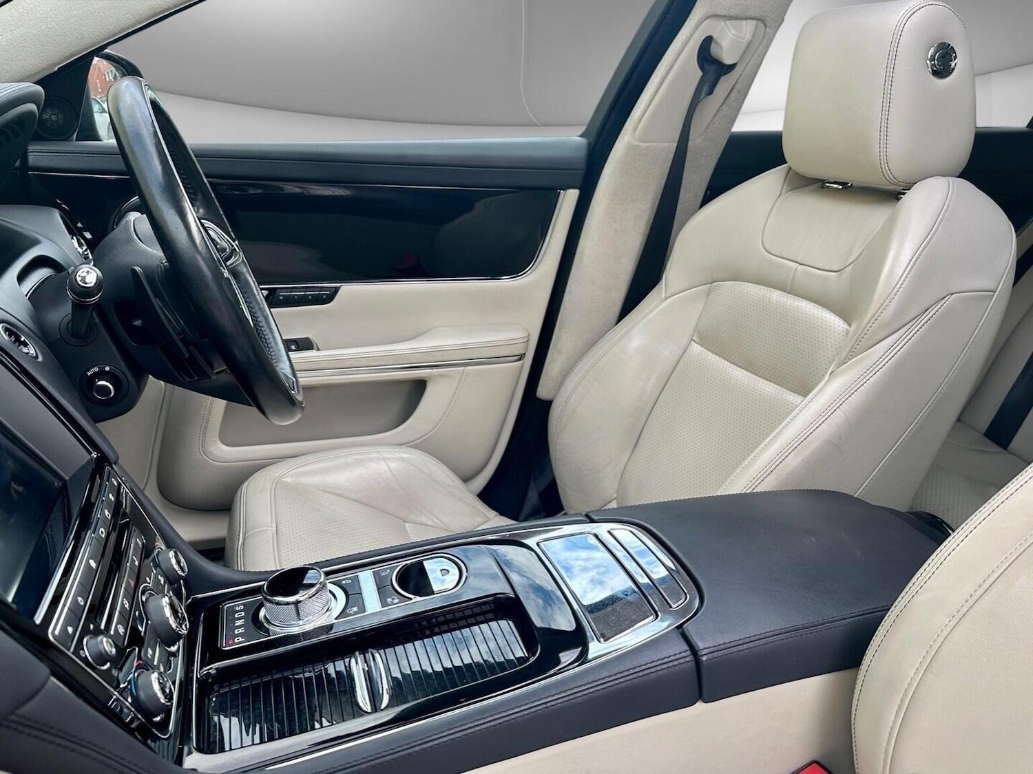 Used Jaguar XJ 2018 for sale - 76624403: Photo 17