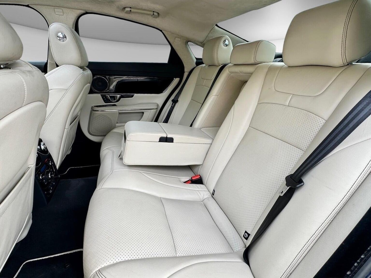 Used Jaguar XJ 2018 for sale - 76624403: Photo 19