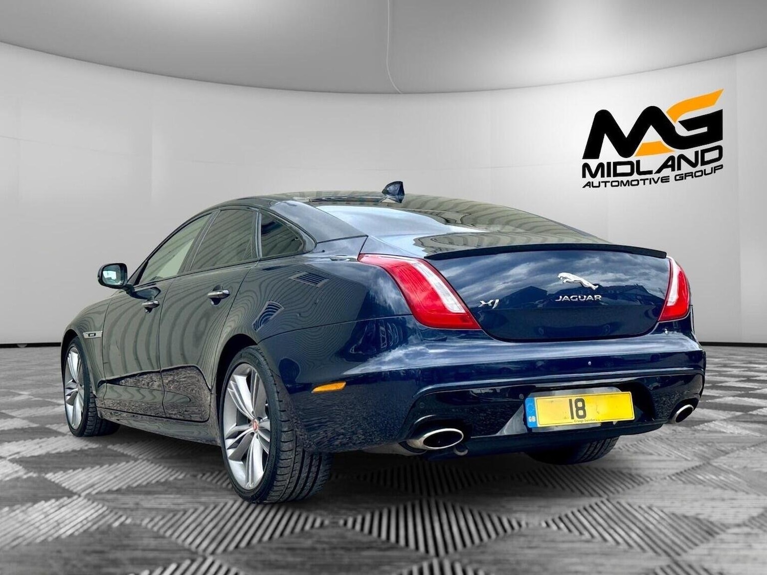 Used Jaguar XJ 2018 for sale - 76624403: Photo 5