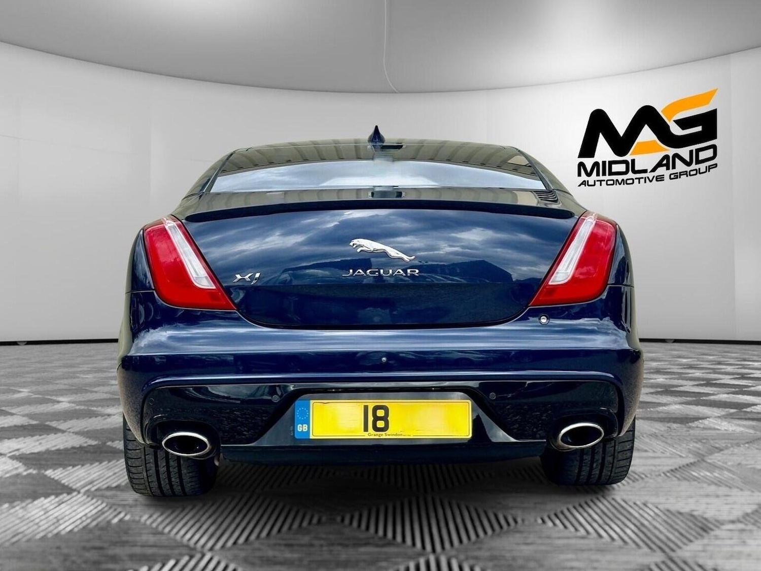 Used Jaguar XJ 2018 for sale - 76624403: Photo 7