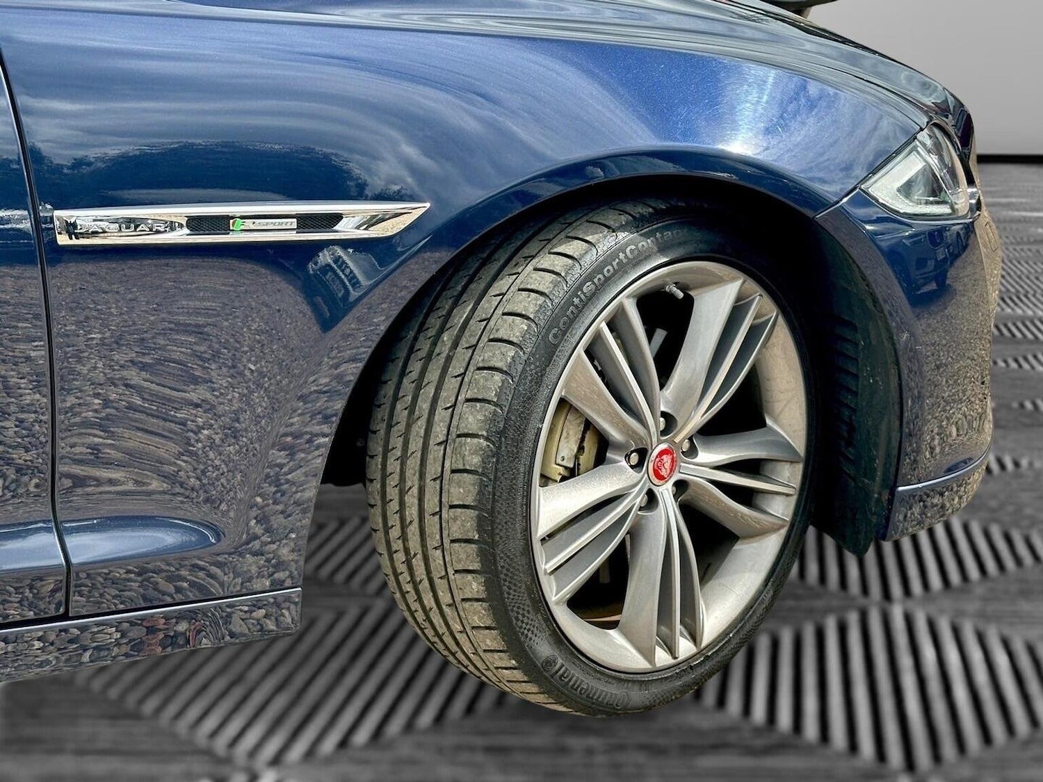 Used Jaguar XJ 2018 for sale - 76624403: Photo 9