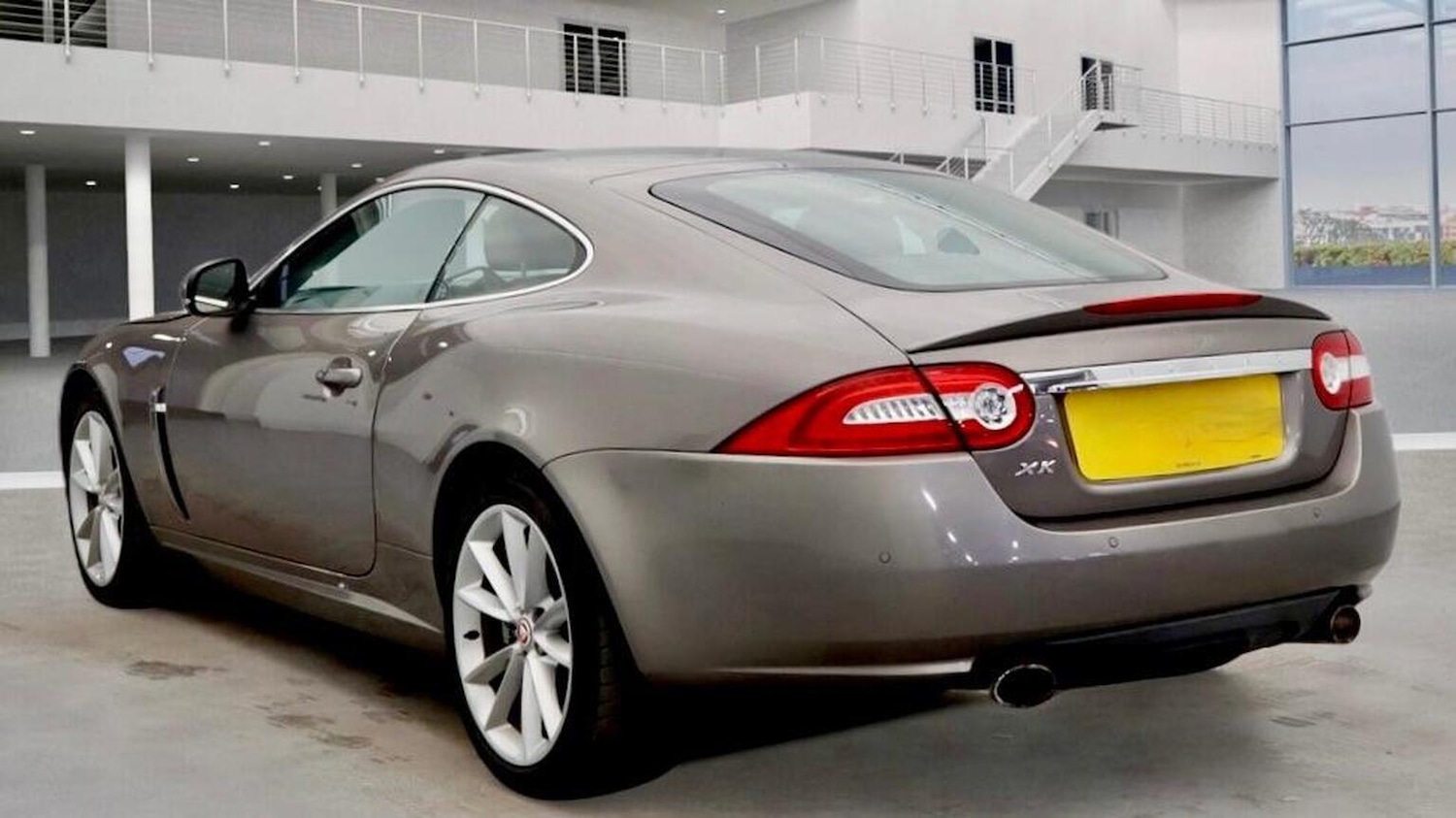 Used Jaguar XK 2009 for sale - 77096930: Photo 2