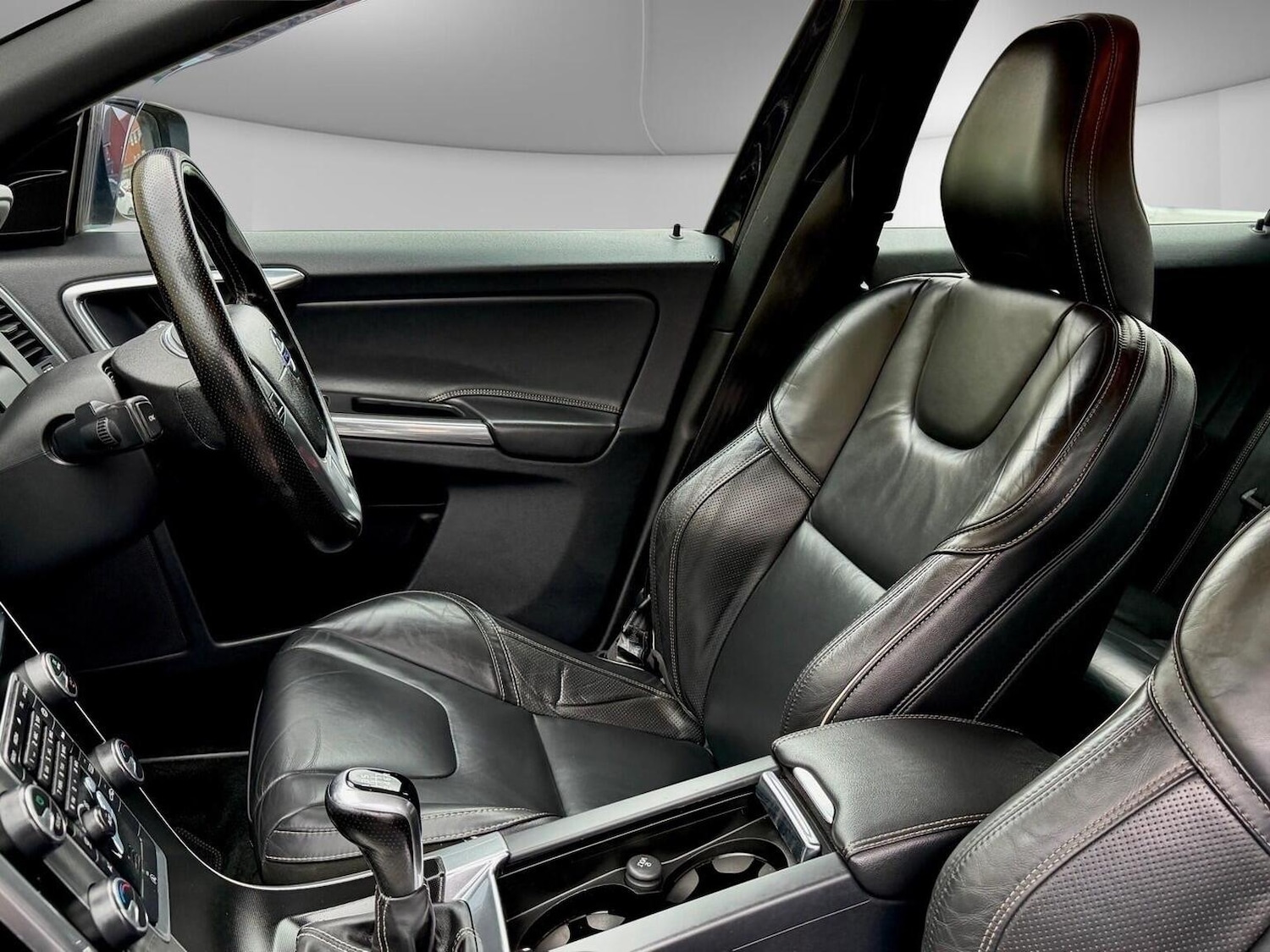 Used Volvo XC60 2017 for sale - 78125190: Photo 13