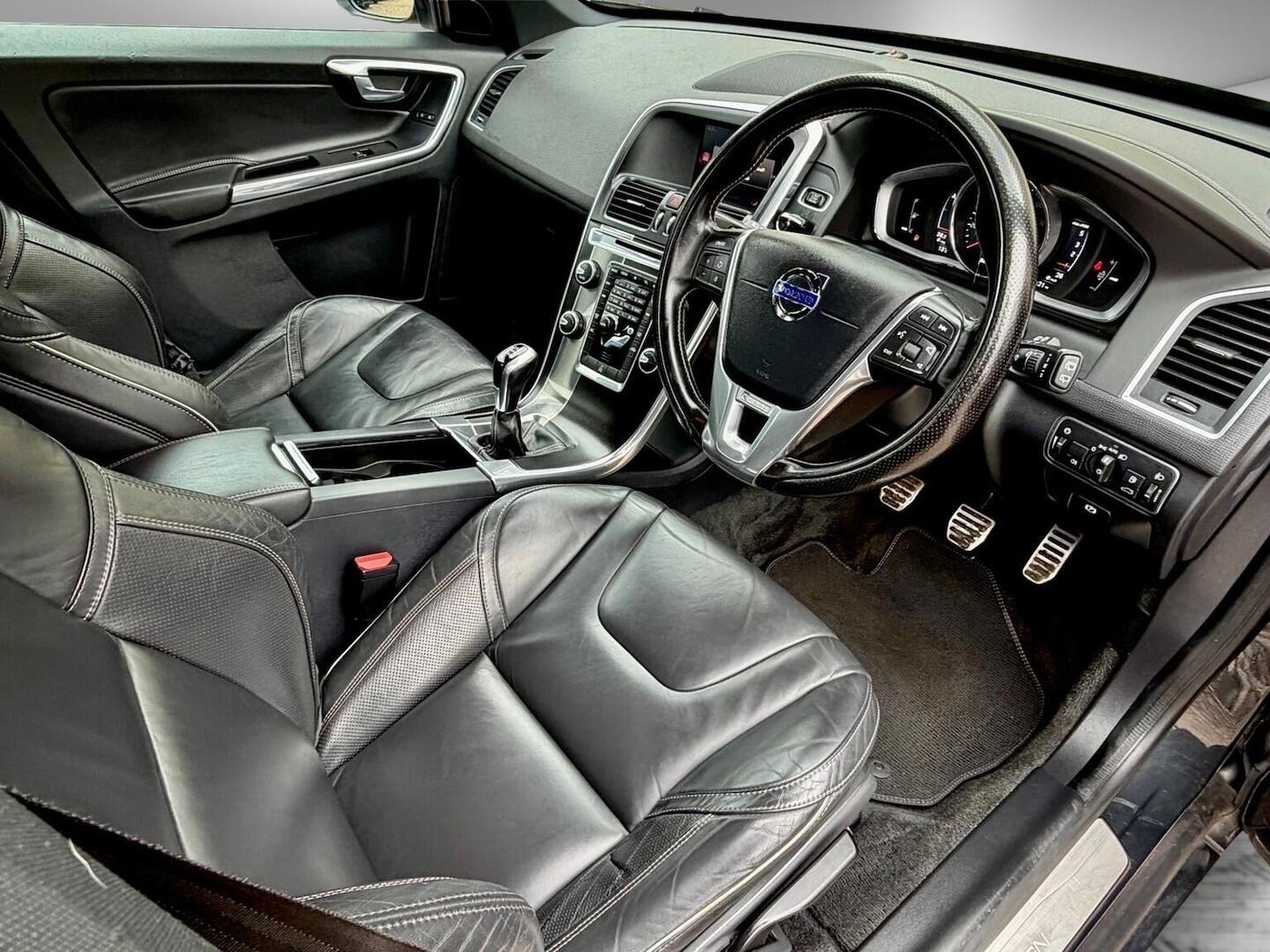 Used Volvo XC60 2017 for sale - 78125190: Photo 16