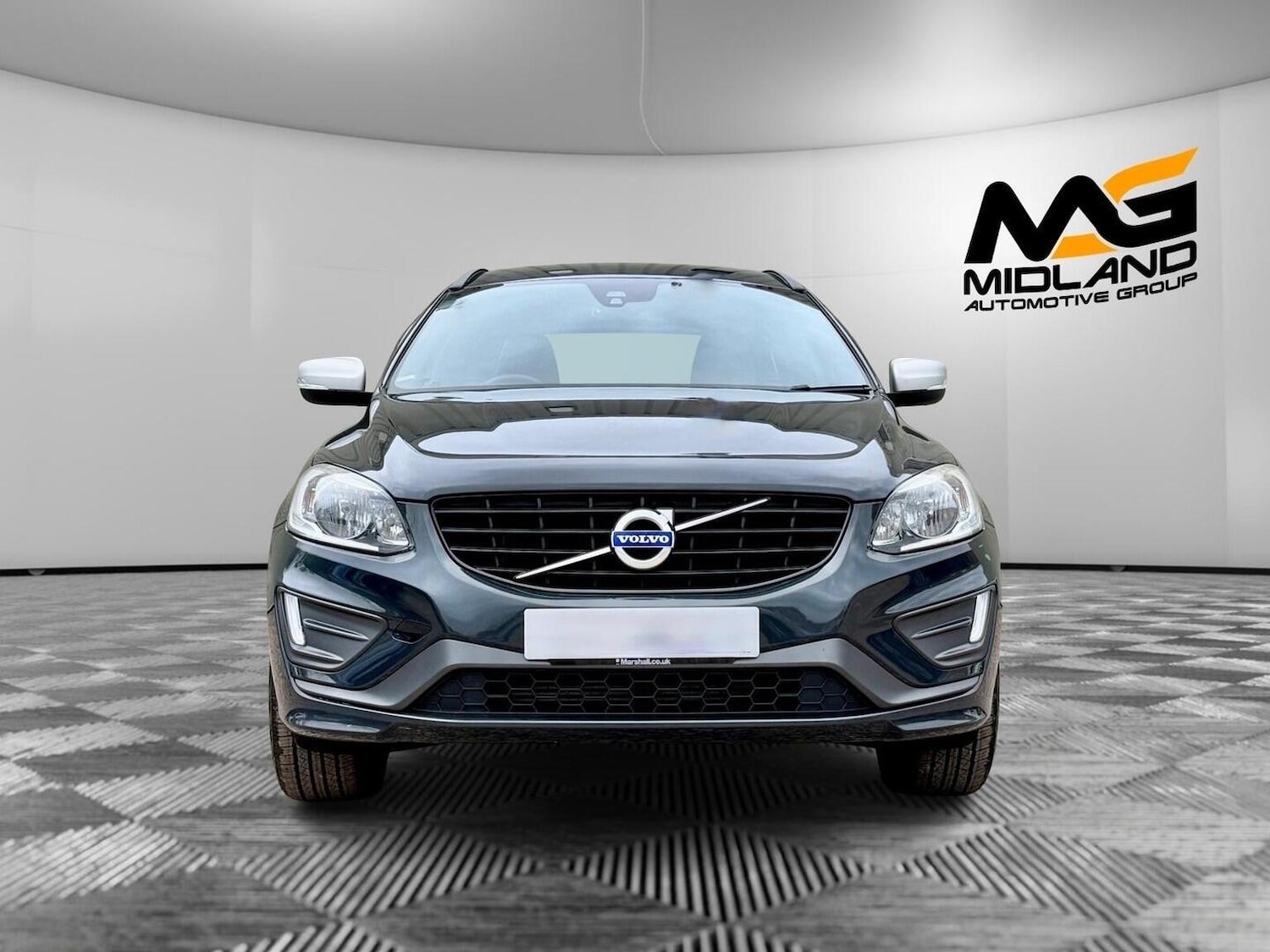 Used Volvo XC60 2017 for sale - 78125190: Photo 2