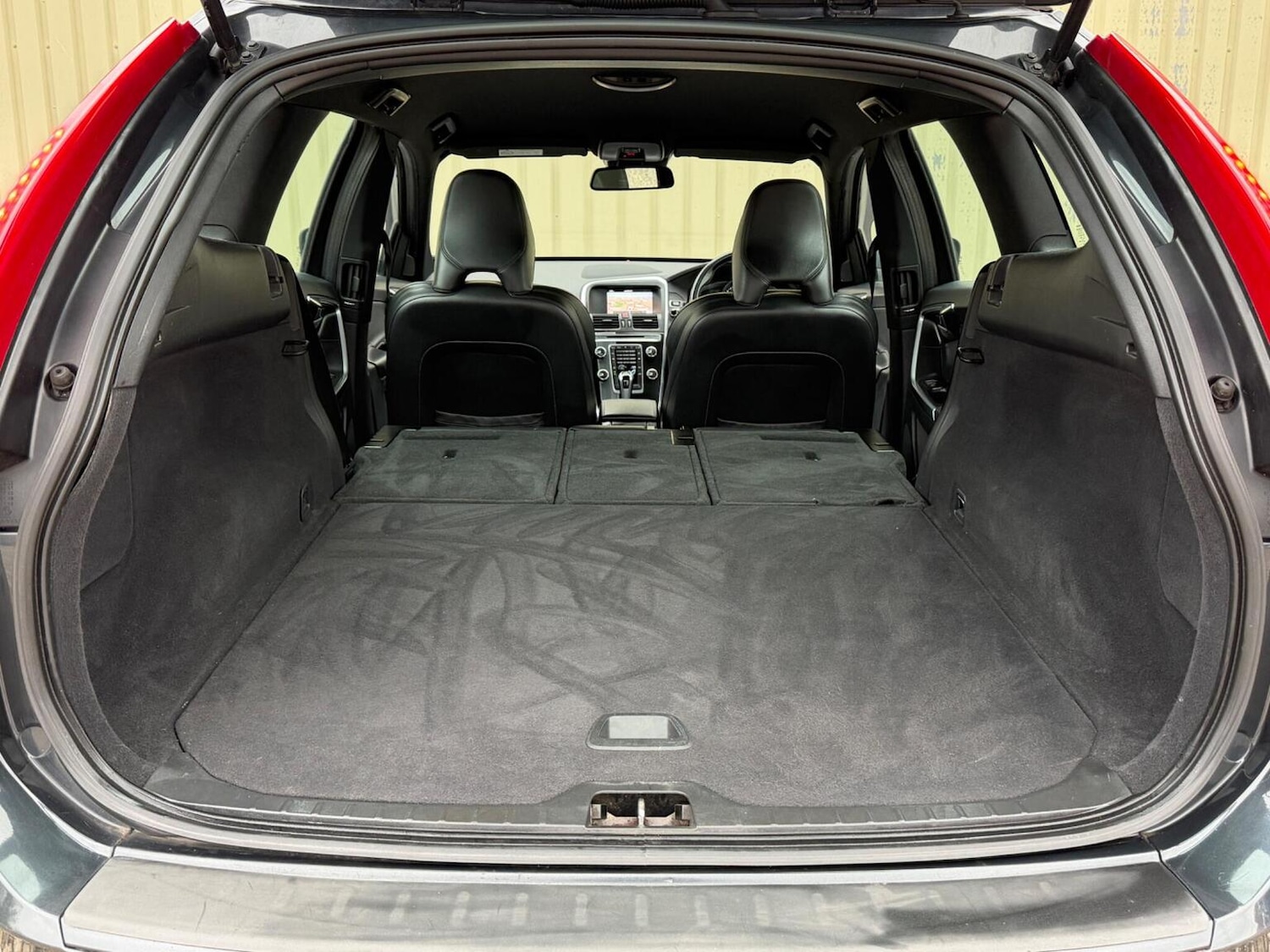 Used Volvo XC60 2017 for sale - 78125190: Photo 24