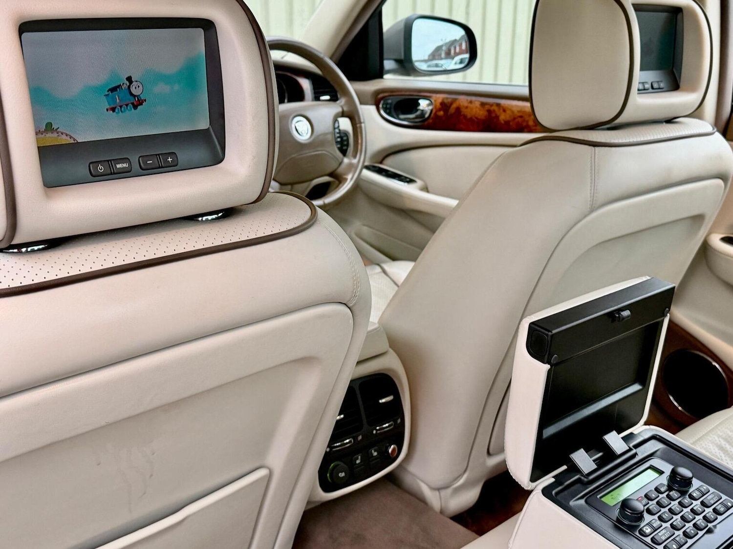 Used Jaguar XJ 2009 for sale - 77051609: Photo 24