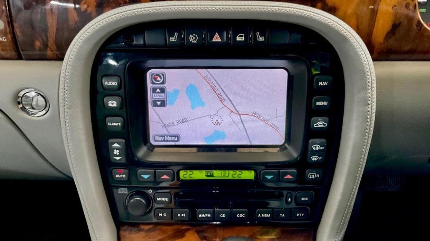 Used Jaguar XJ 2007 for sale - 76656277: Photo 6