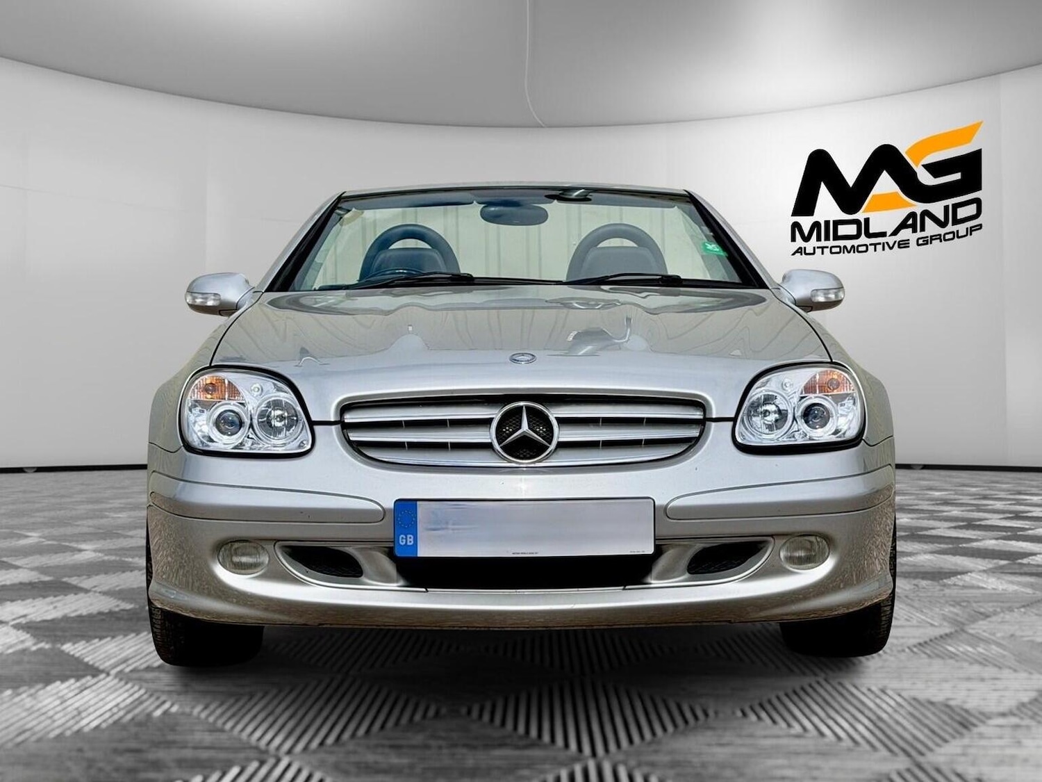 Used Mercedes-Benz SLK 2004 for sale - 78145818: Photo 2