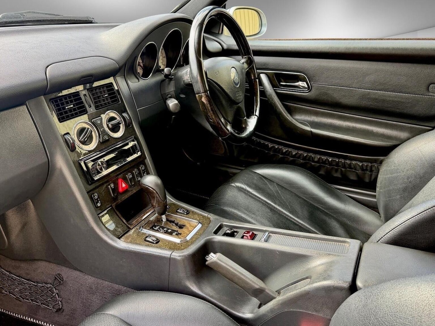 Used Mercedes-Benz SLK 2004 for sale - 78145818: Photo 9