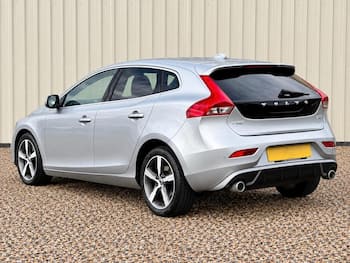 Used Volvo V40 2018 for sale - 79765404: Photo