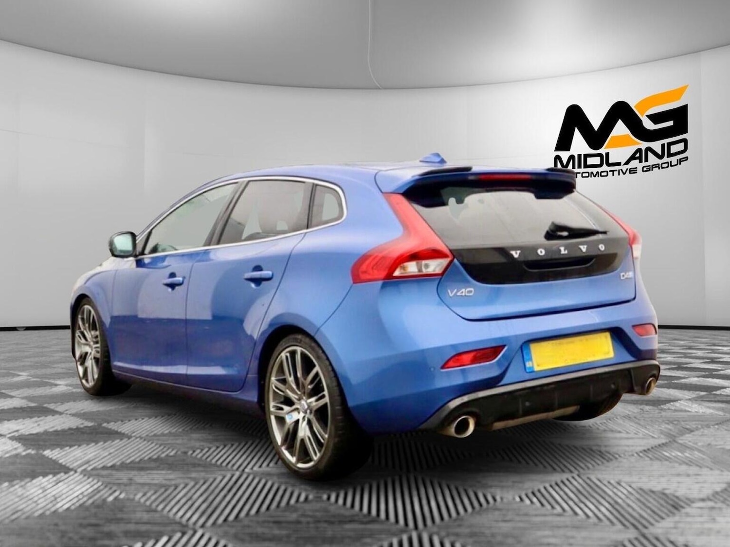 Used Volvo V40 2017 for sale - 77385366: Photo 4