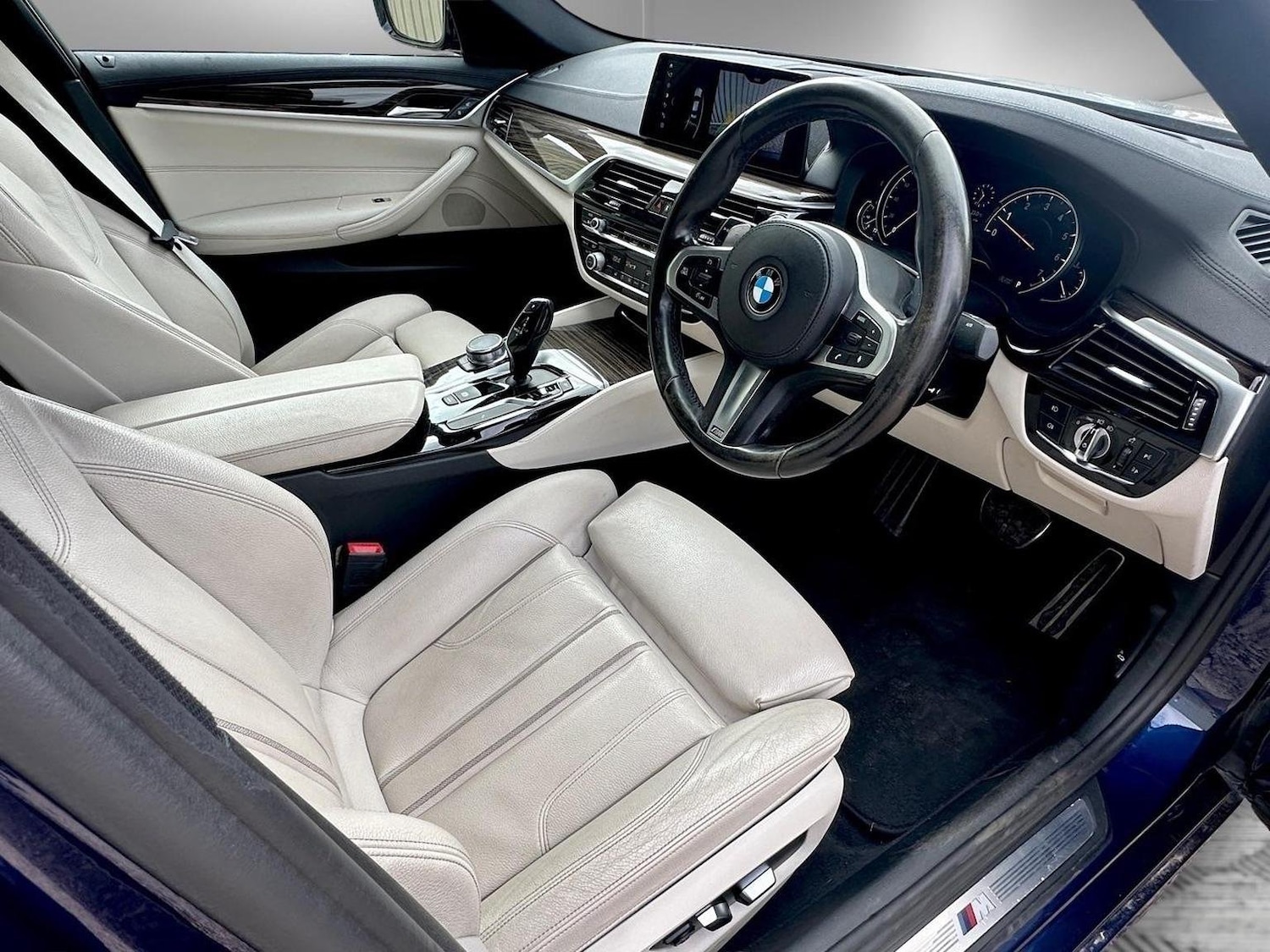 Used BMW 5 Series 2017 for sale - 76784996: Photo 18