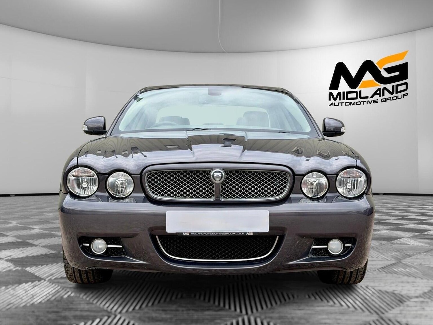 Used Jaguar XJ 2007 for sale - 76624443: Photo 2