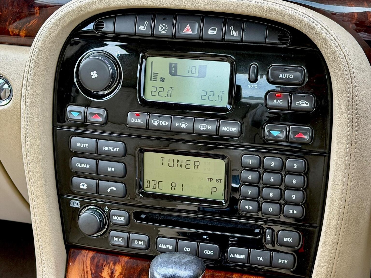 Used Jaguar XJ 2007 for sale - 76624443: Photo 22