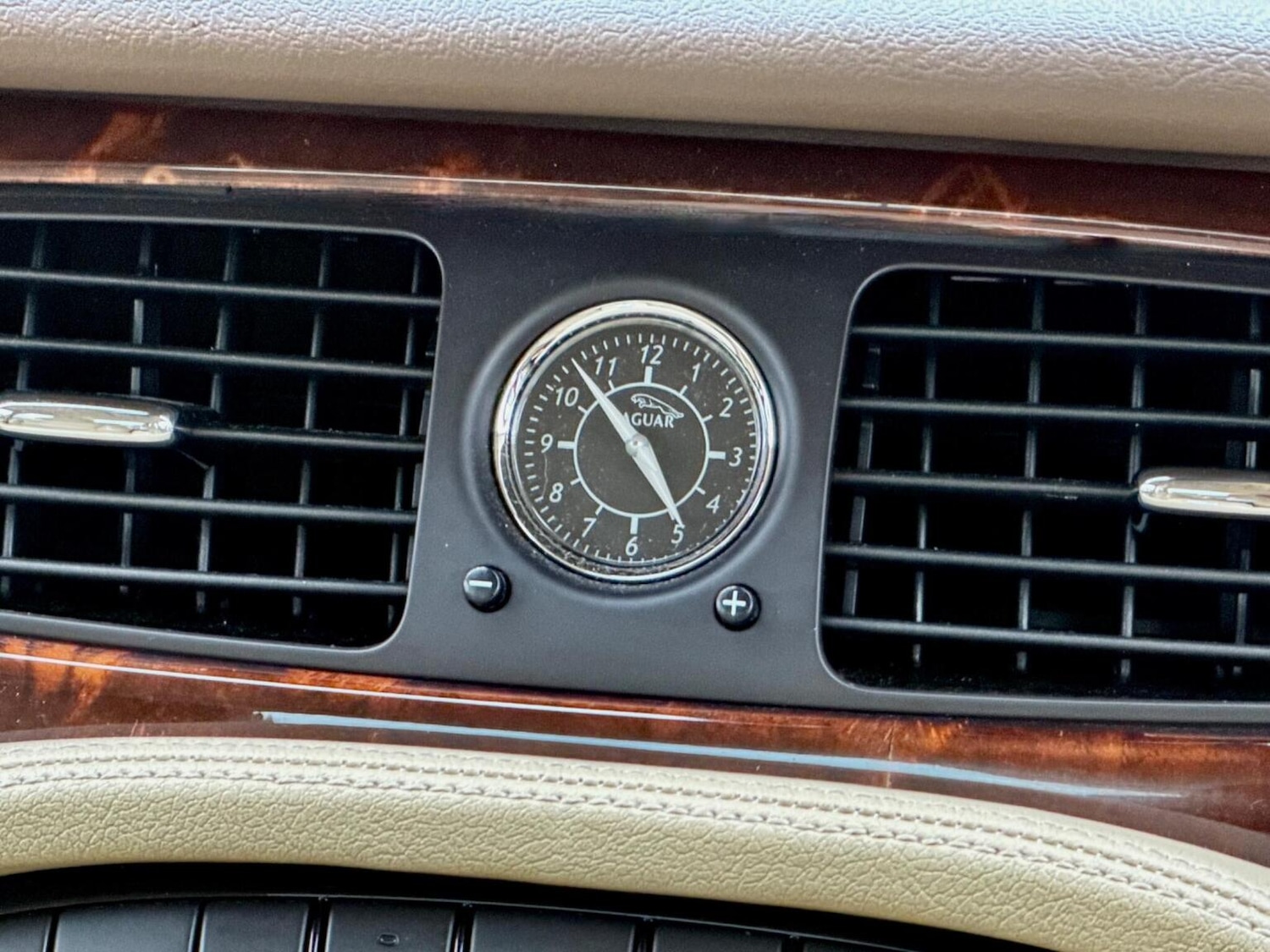 Used Jaguar XJ 2007 for sale - 76624443: Photo 23