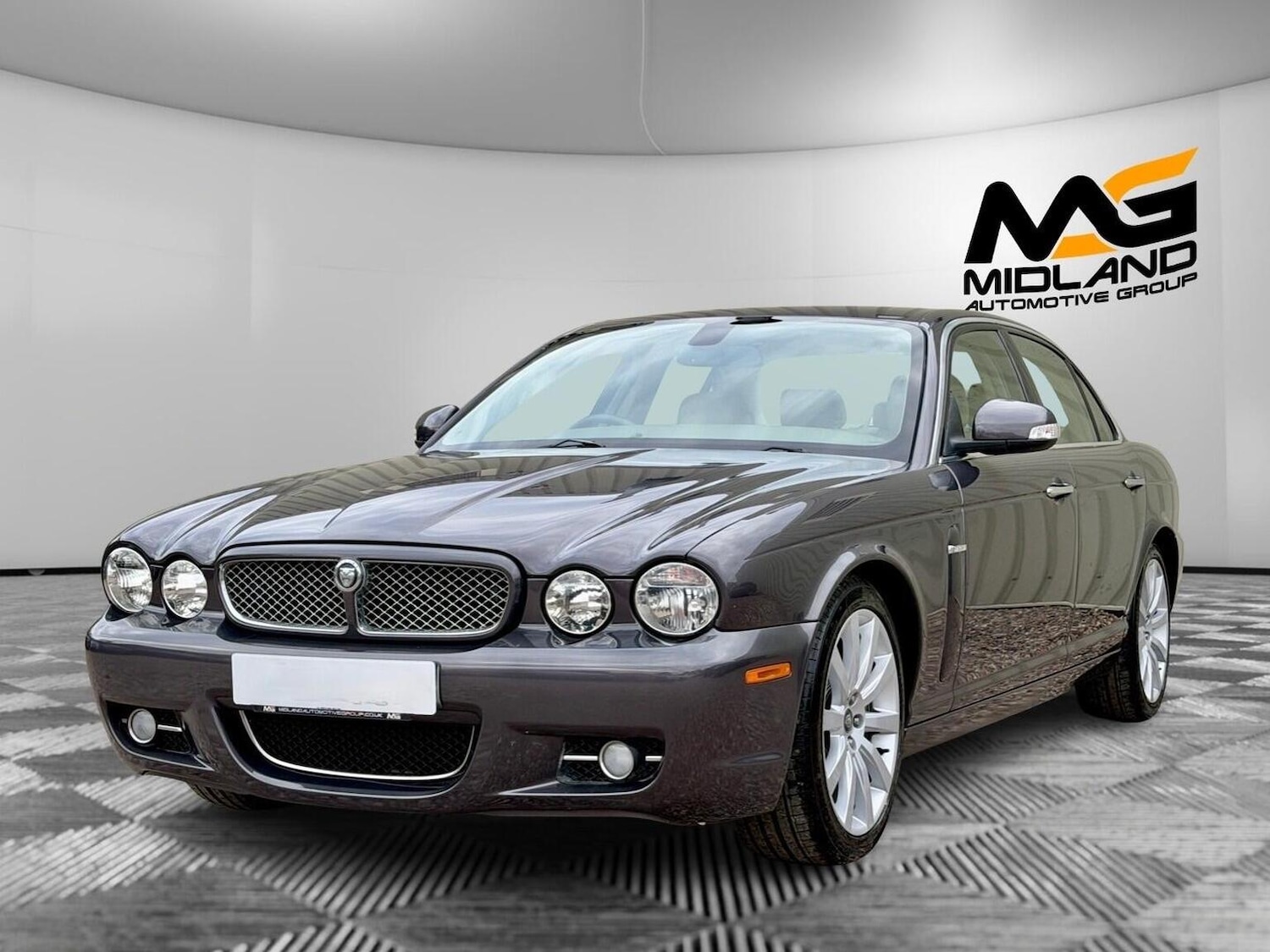 Used Jaguar XJ 2007 for sale - 76624443: Photo 3
