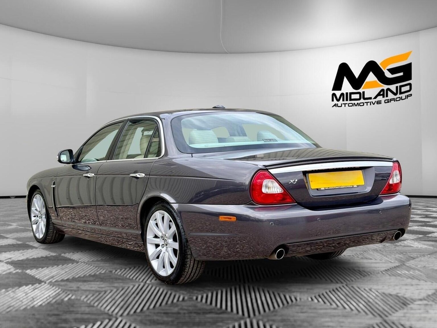 Used Jaguar XJ 2007 for sale - 76624443: Photo 7