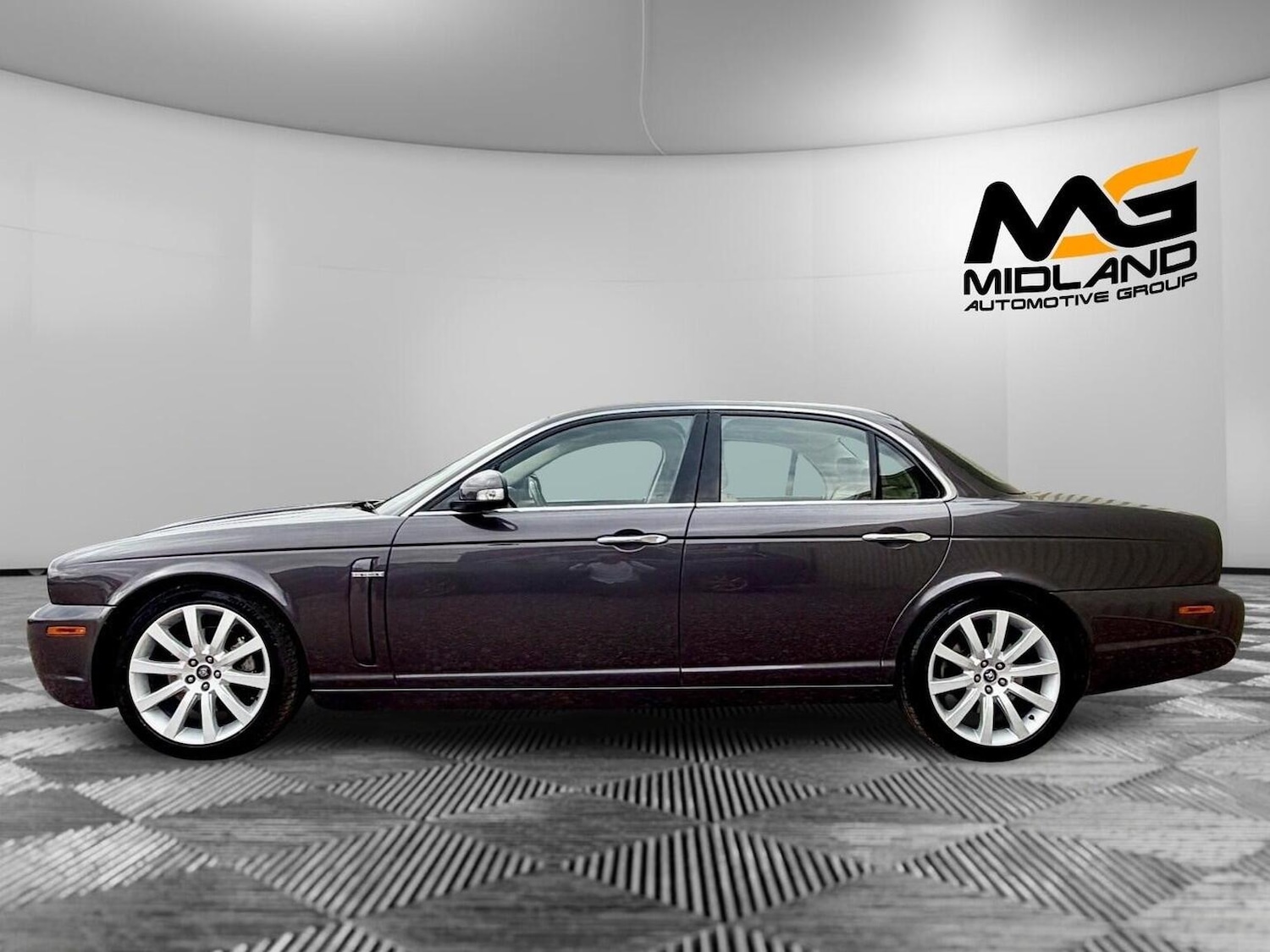 Used Jaguar XJ 2007 for sale - 76624443: Photo 8