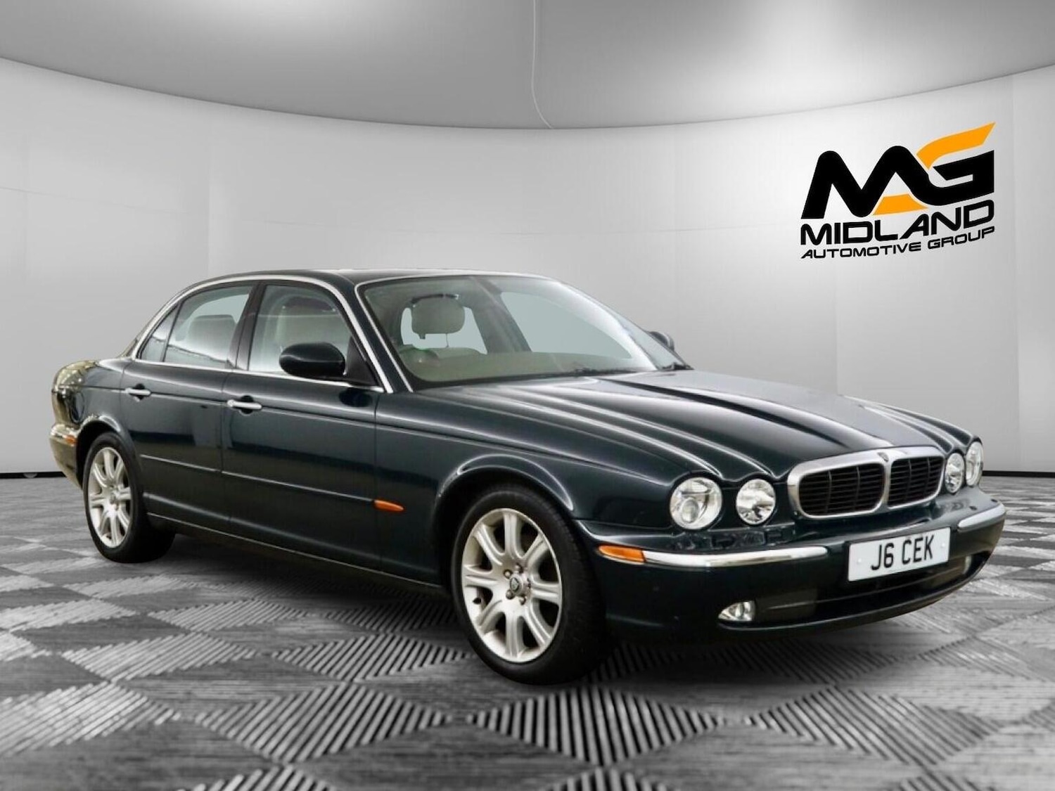 Used Jaguar XJ 2004 for sale - 76821566: Photo 1
