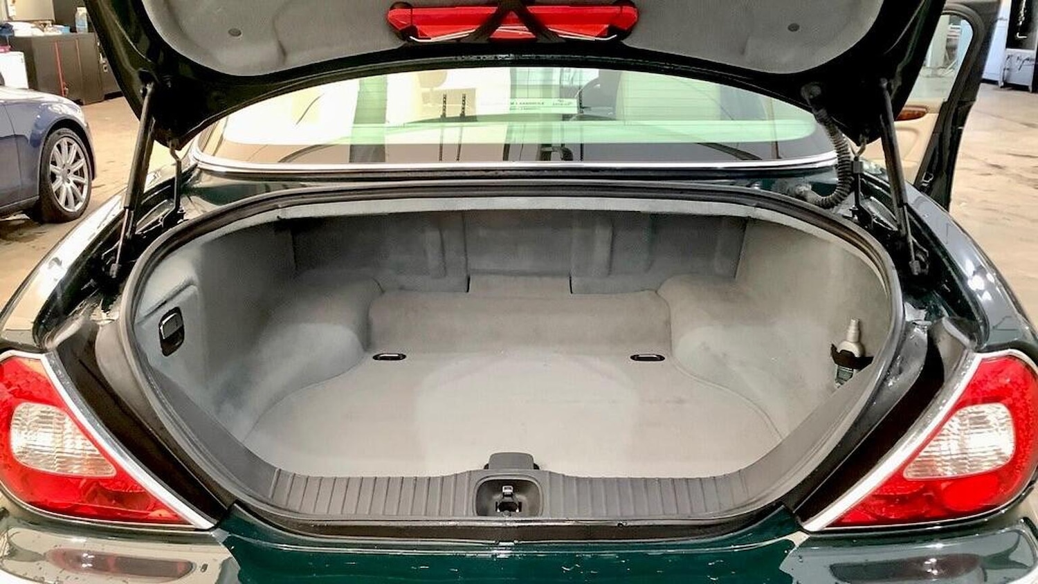 Used Jaguar XJ 2004 for sale - 76821566: Photo 10