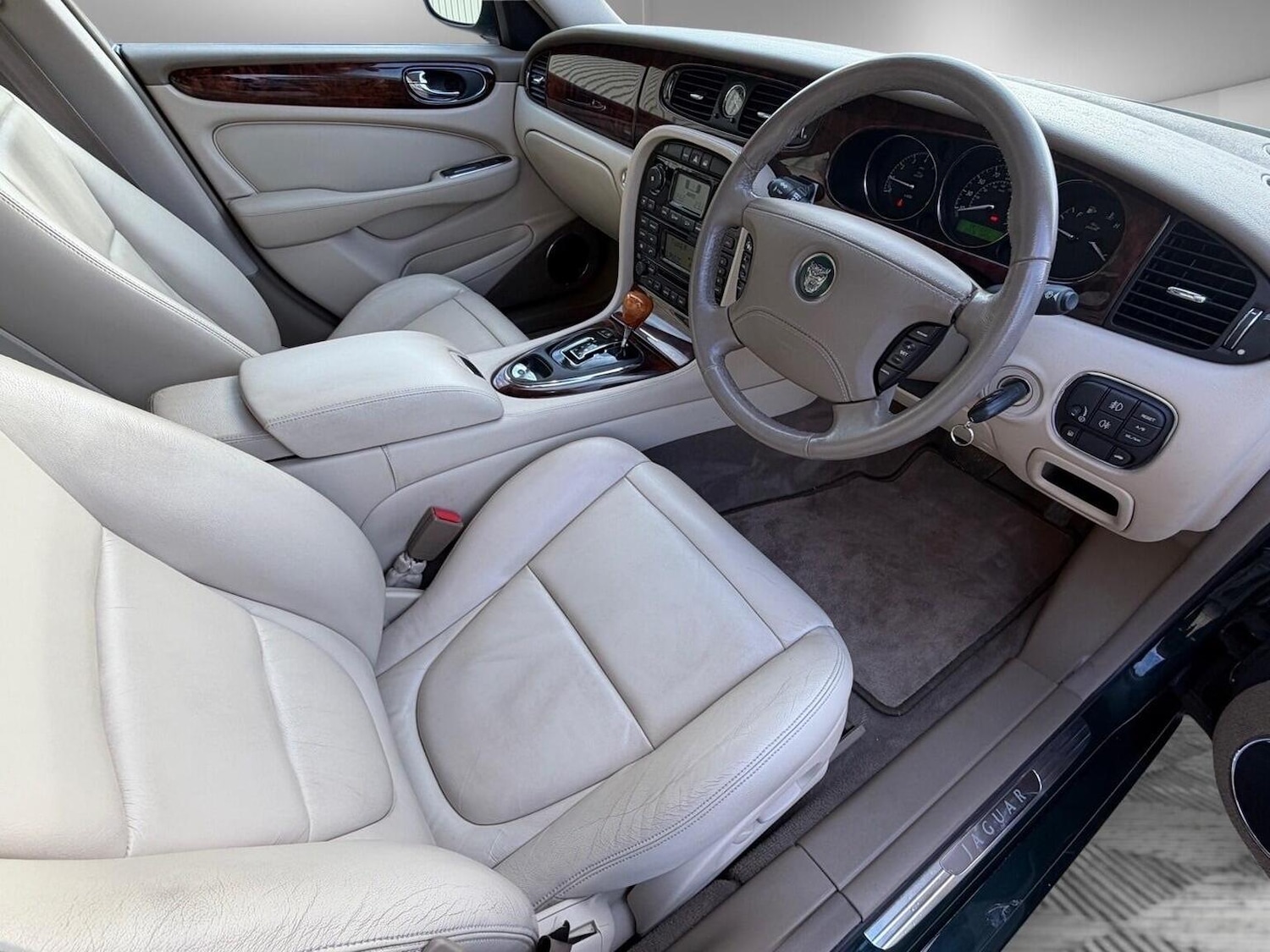 Used Jaguar XJ 2004 for sale - 76821566: Photo 18
