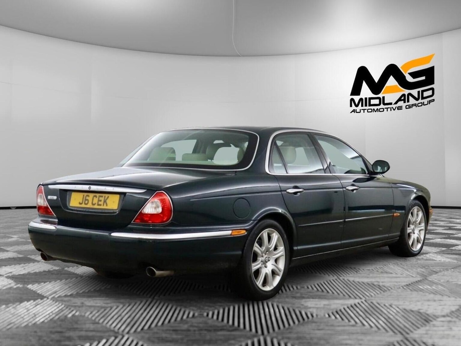 Used Jaguar XJ 2004 for sale - 76821566: Photo 4