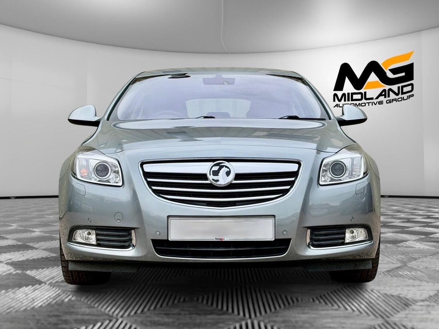 Used Vauxhall Insignia 2013 for sale - 76624416: Photo 2