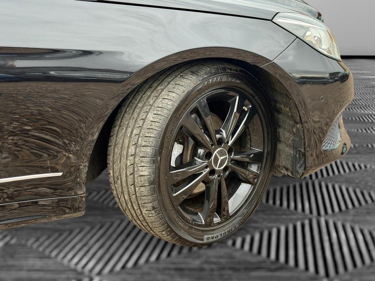 Used Mercedes-Benz E Class 2013 for sale - 76666142: Photo 14