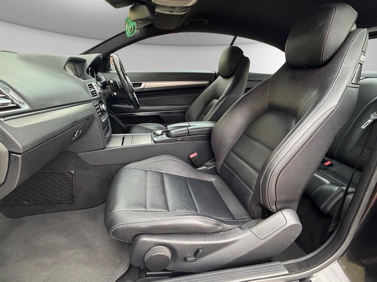 Used Mercedes-Benz E Class 2013 for sale - 76666142: Photo 20