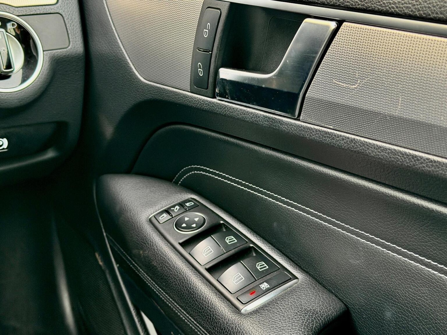 Used Mercedes-Benz E Class 2013 for sale - 76666142: Photo 22