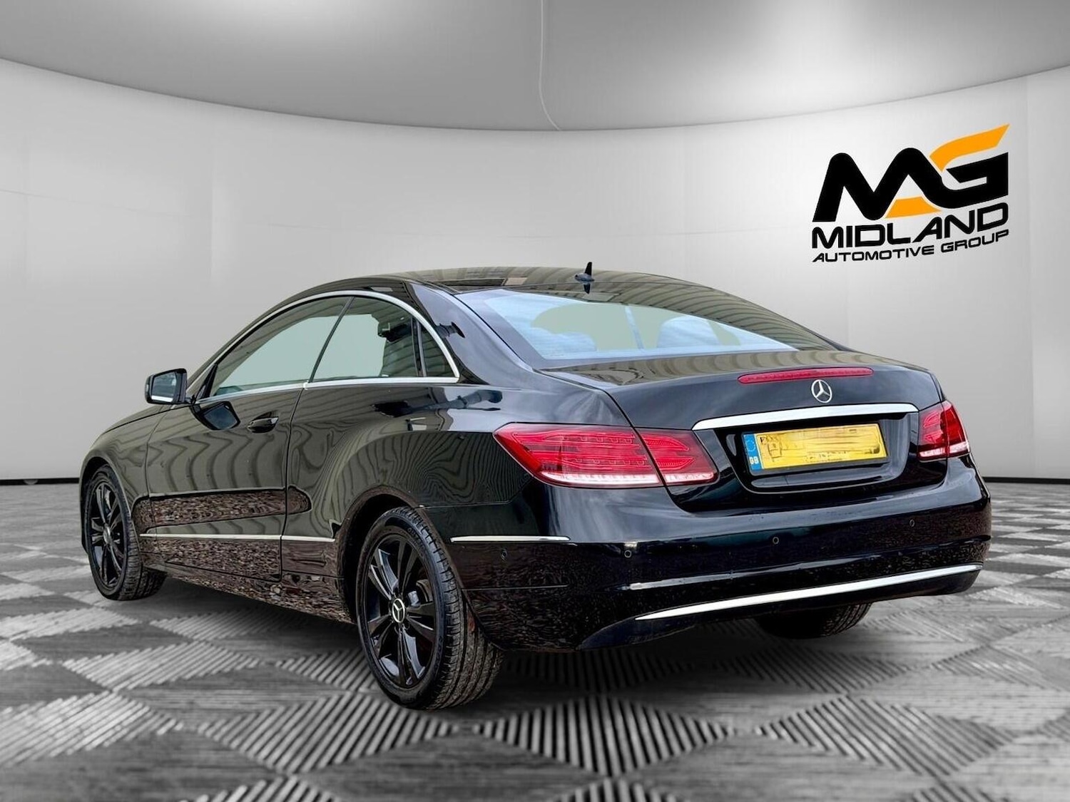 Used Mercedes-Benz E Class 2013 for sale - 76666142: Photo 5