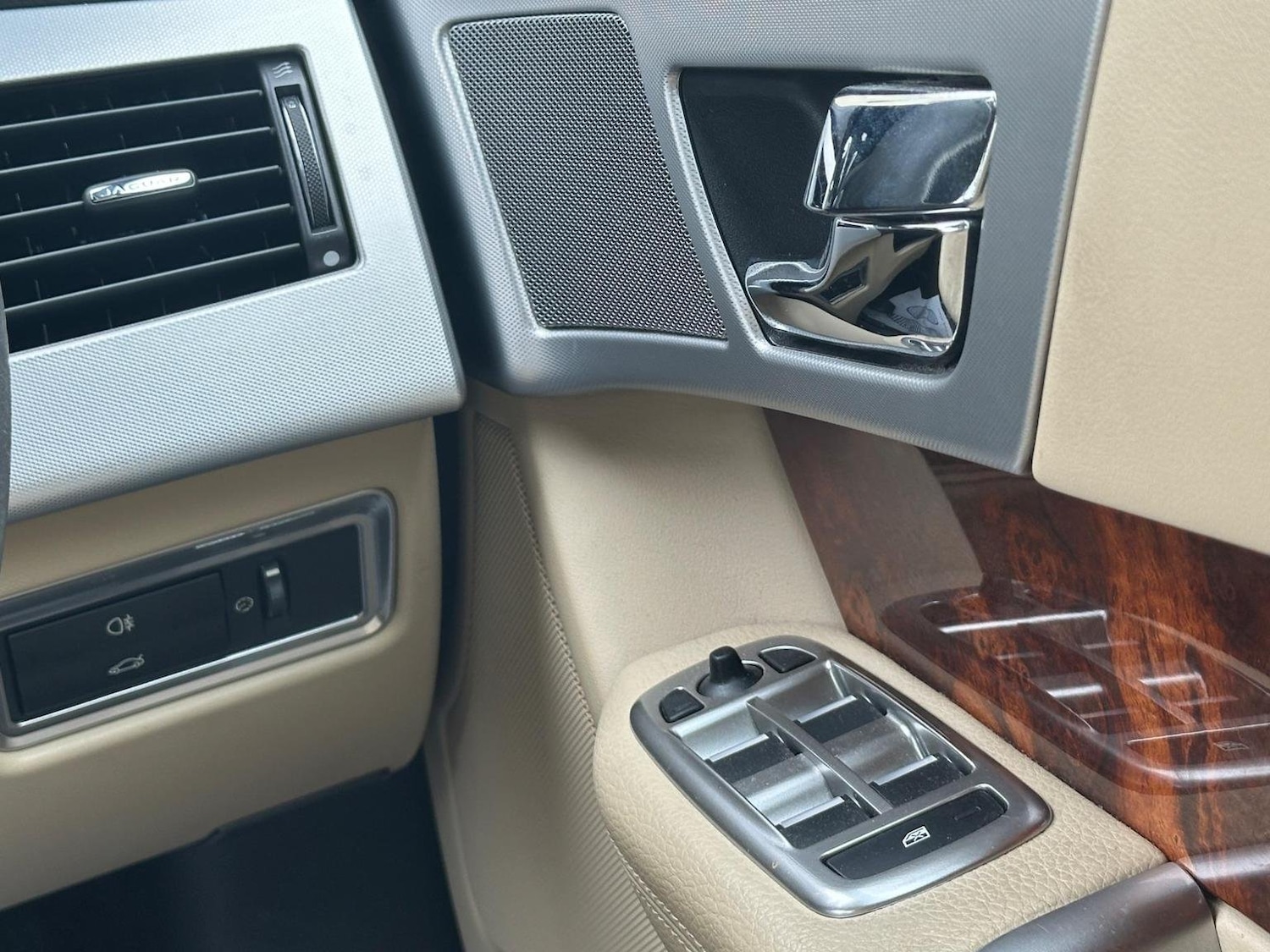 Used Jaguar XF 2014 for sale - 76624449: Photo 16